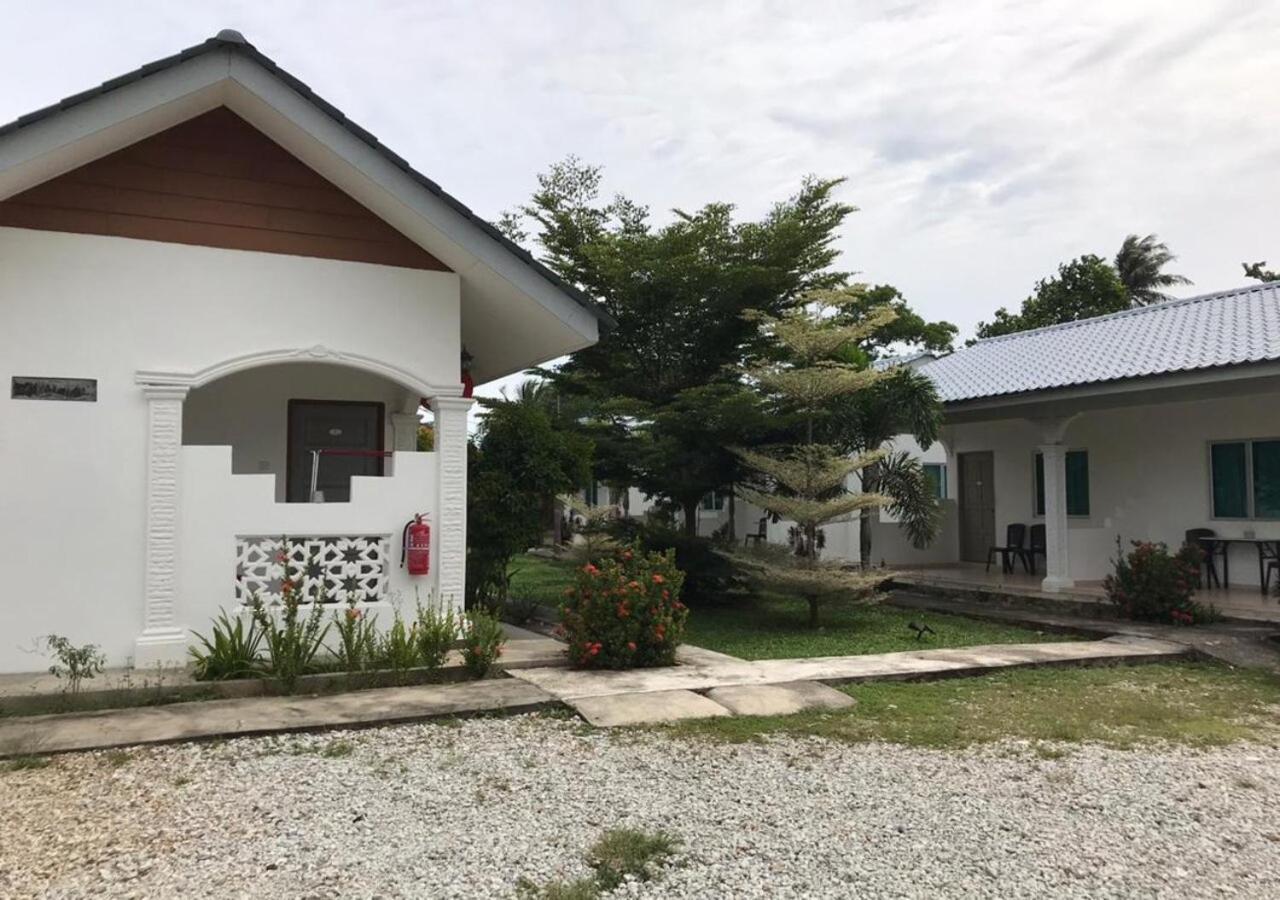 Alpha Motel Pantai Cenang  Exterior photo