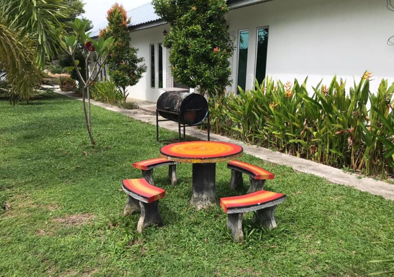 Alpha Motel Pantai Cenang  Exterior photo