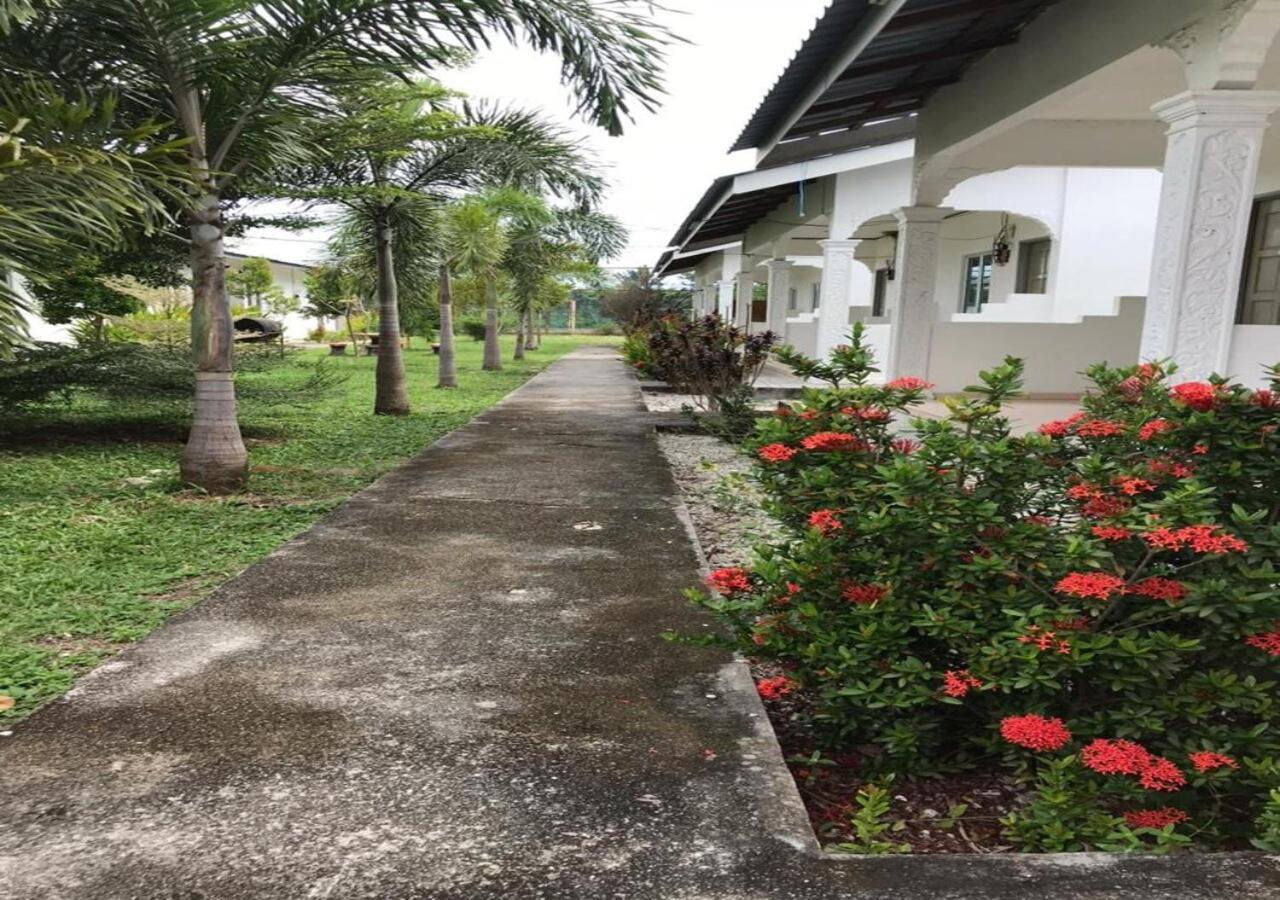 Alpha Motel Pantai Cenang  Exterior photo