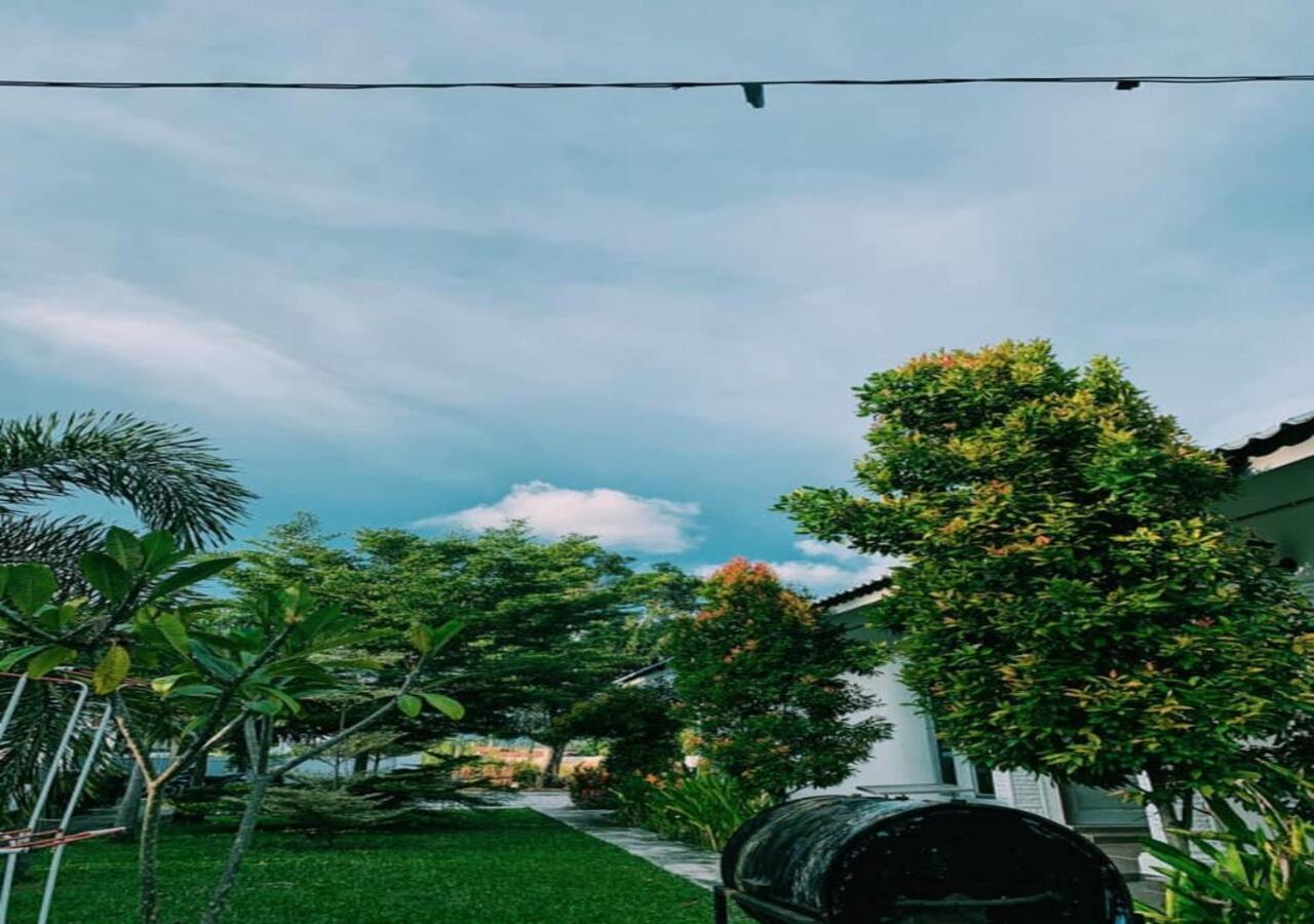 Alpha Motel Pantai Cenang  Exterior photo
