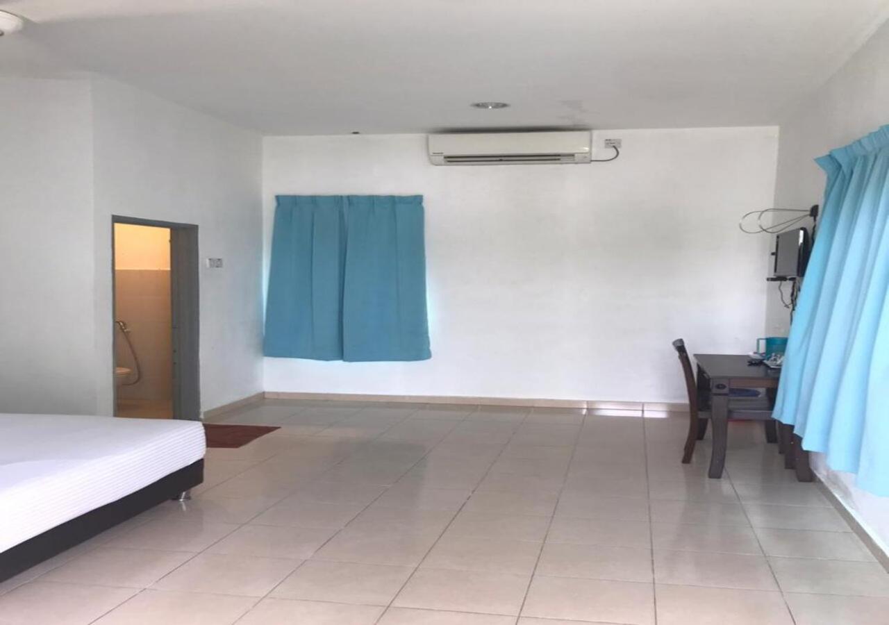 Alpha Motel Pantai Cenang  Exterior photo